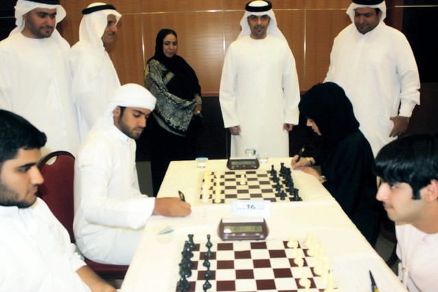 "المدفع والطاهر والمعيني خلال افتتاح بطولة النخبة\t من المصدر"