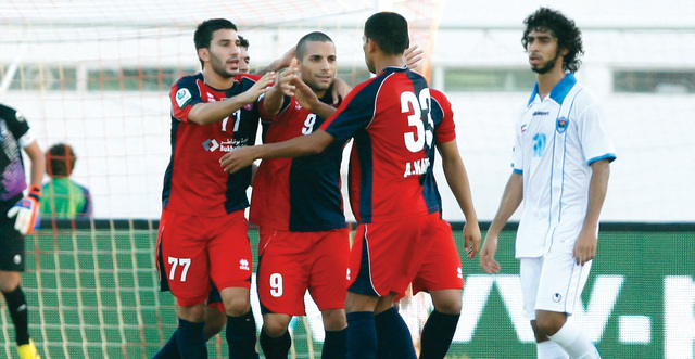"فرحة الشعب بالفوز وحزن لاعبي دبا الفجيرة \tتصويرــ يونس يونس"