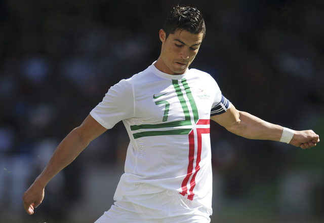 "مشاركة رونالدو غير مؤكدة أمام روسيا أرشيفية"