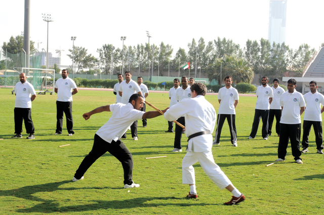"صوره من افتتاح الدورة"