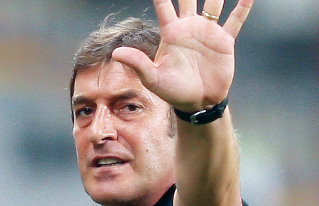 "جيل موريسو سعيد بأداء الإمبراطور"