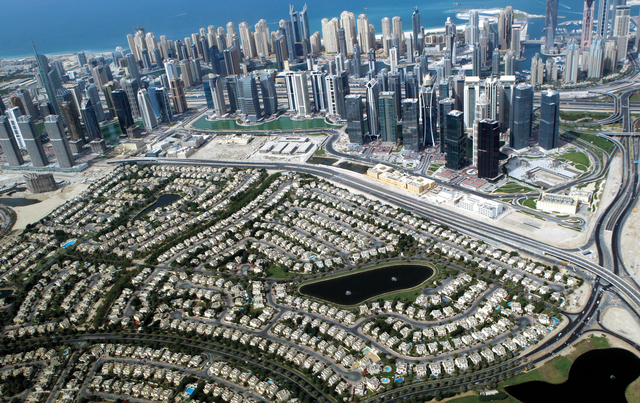 "دبي مدينة عالمية للتنمية المستدامة ومستقبل الطاقة أرشيفية"