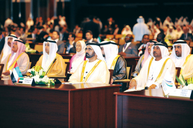 "... وسموه يتابع الجلسة الافتتاحية للمنتدى تصوير ــ محمد هشام"