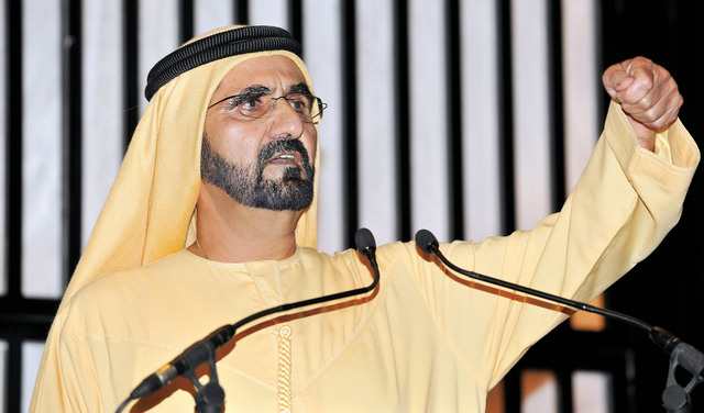 "محمد بن راشد متحدثاً أمام الحضور تصوير ــ محمد هشام"
