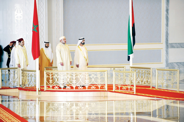 "نائب رئيس الدولة يرحب بملك المغرب لدى وصوله إلى البلاد"