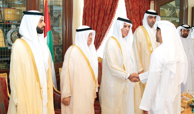 "سعود بن صقر يستقبل المهنئين بحضور ولي العهد والشيوخ وحمد المدفع وام"