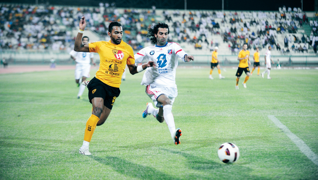 "سباق قمة الدوري الكويتي ينتهي للأبيض\tمن المصدر"