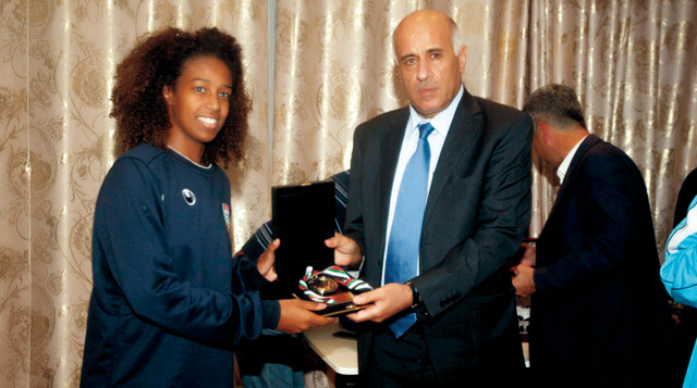 "..ويكرم كابتن منتخب الإمارات نورة المزروعي\t\tمن المصدر"