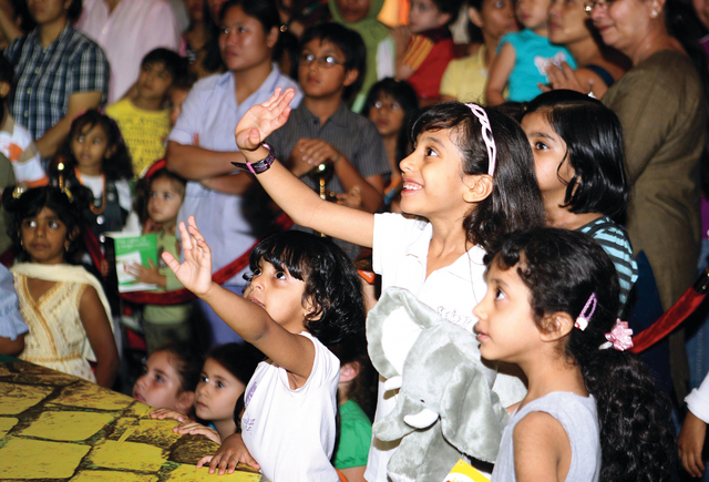 "إقبال كبير على مراكز التسوق أنعش سوق الصرافة البيان"