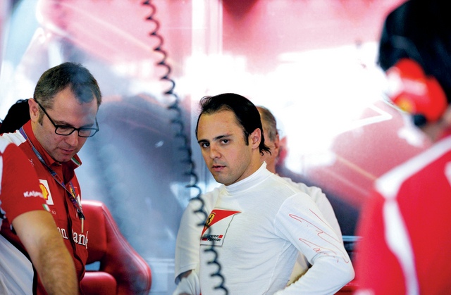 "البرازيلي ماسا يلعب دوراً مهما مع زميله الإسباني الونسو"