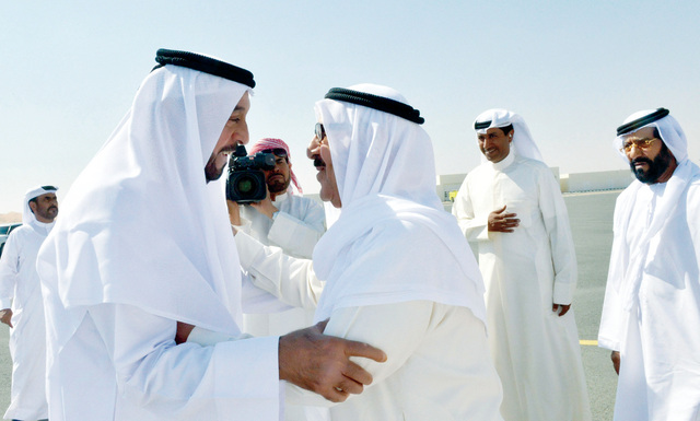"خليفة وصباح الأحمد الصباح وطحنون بن محمد"