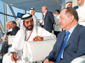 "طحنون بن محمد في حديث مع البرزاني"