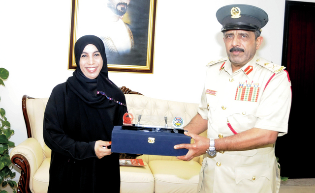 "المري خلال استقبال وفد مدرسة الأميرة هيا بنت الحسين"