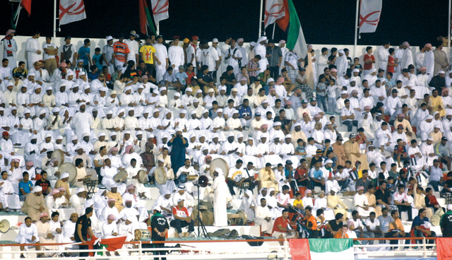 "حضور جماهيري كبير في مباراة المنتخب واليابان تصوير - محمد حنيف"