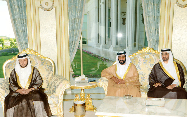 "سلطان وحمدان بن زايد وطحنون بن محمد خلال اللقاء"