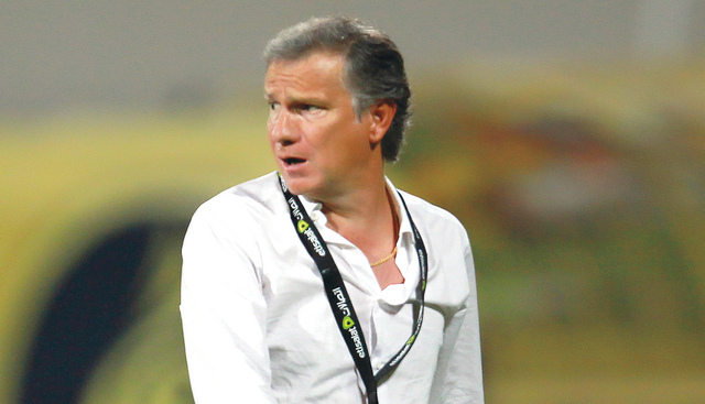 "مدرب دبي:  أشجع اللاعبين للمحافظة على عقلية النصر"