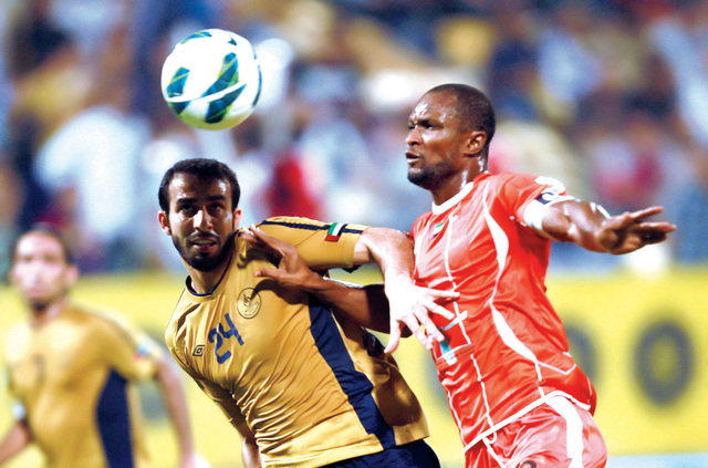 "المباراة شهدت منافسة قوية بين لاعبي دبي وعجمان \tتصوير - سالم خميس"