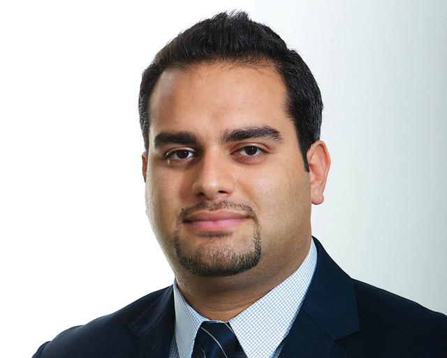 "علي وزوائي"