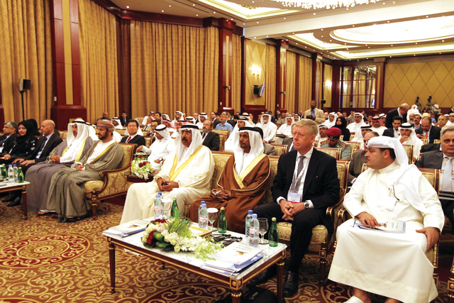 "جانب من الحضور في مؤتمر مركز الدراسات الاستراتيجية للإمارات أمس\tالبيان"