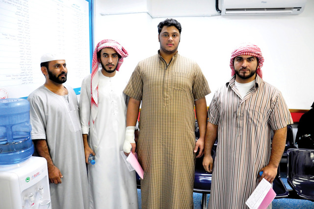 "المواطنون لبوا نداء الاستغاثة وأنقذوا ا لأطفال"