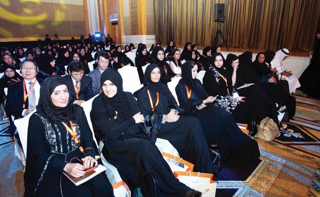 "مشاركة فاعلة للمرأة الاماراتية في المنتدى"