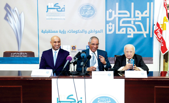 "«من اليمين» محمد البعلبكي وسليمان عبد المنعم وحمد العماري أثناء المؤتمر الصحفي للاعلان عن الفائزين\tمن المصدر»"