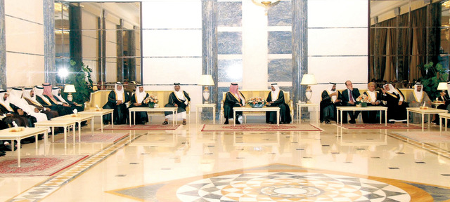"حاكم الفجيرة يستقبل رؤساء وفود الدول المشاركة في الملتقى الخليجي الرابع للسياحة \t وام"