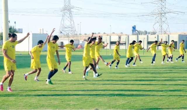 "جانب من تدريبات دبي البيان"