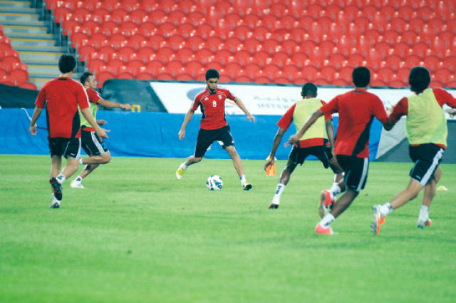 "من تدريبات الجزيرة استعداداً للقاء كلباء \tمن المصدر"