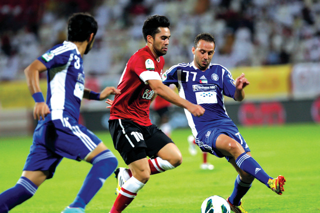 "تعادل مثير بين الاهلي والنصر في دوري المحتر فين تصوير: يونس يونس"
