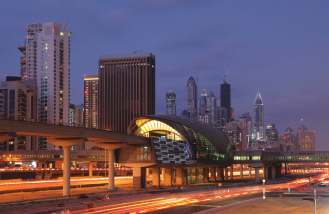 "نهضة شاملة تشهدها الإمارات طوال 41 عاما"