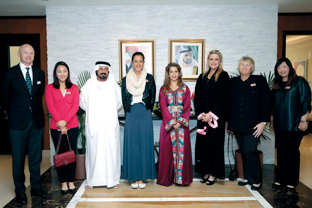 "حرم صاحب السمو الشيخ محمد بن راشد آل مكتوم نائب رئيس الدولة رئيس مجلس الوزراء حاكم دبي ،رعاه الله، سمو الأميرة هيا بنت الحسين، تتوسط أدريان فلاهرتي المدير العام لـ«الغولف في دبي»،"