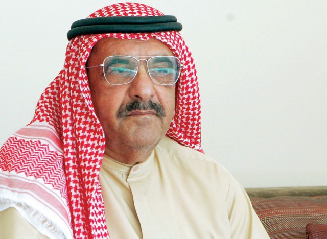 "حمدان بن راشد يتابع السباق"