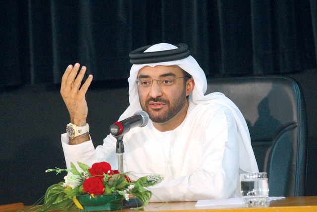 "خالد الظنحاني"