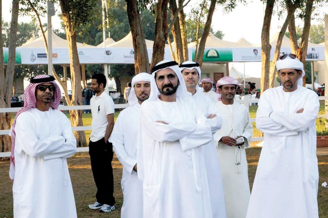 "محمد بن راشد يتابع السباق\t تصوير ــ مرهف العساف"