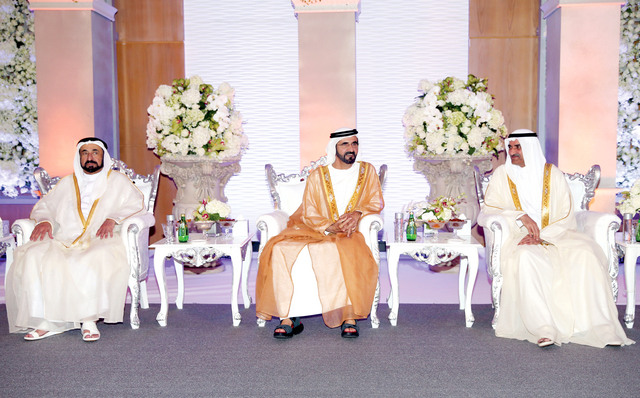 "محمد بن راشد وسلطان القاسمي وحمد الشرقي"