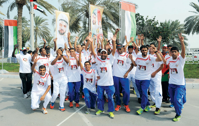 "العداؤون المشاركون يبدون فرحتهم الغامرة بالمشاركة في ماراثون الوفاء للقائد \t من المصدر"