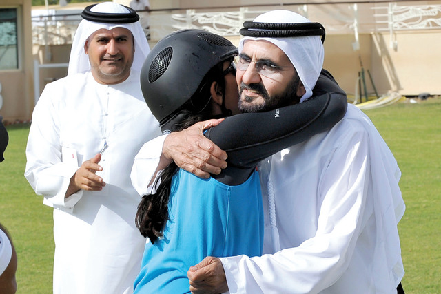 "محمد بن راشد يهنئ كريمته فطيم بالفوز"