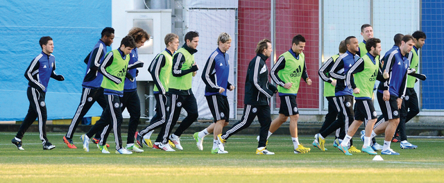 "فريق تشيلسى يتدرب لنهائي مونديال الانديه\tا ف ب"