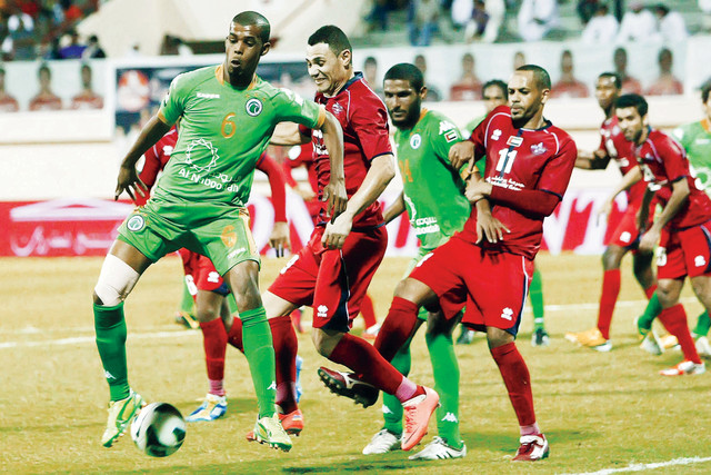 "الشباب حقق فوزه الخامس على التوالي باجتياز محطة الشعب\tتصوير: غلام كاركر"