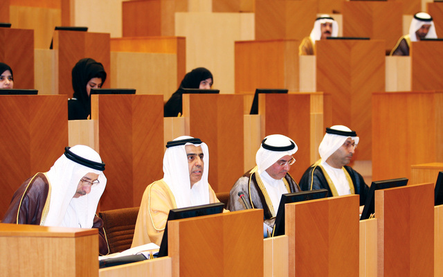 "عبيد الطاير خلال مداولات المجلس الوطني الاتحادي"