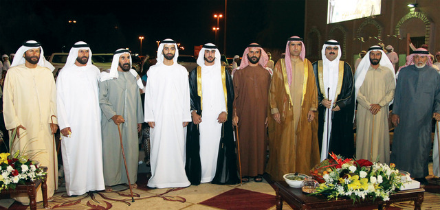 "ولي عهد رأس الخيمة خلال حضوره الفرح وام"