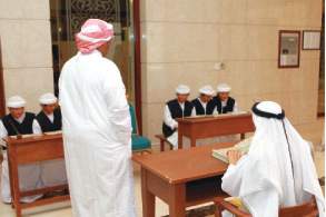 "حفل مدرسة الأحمدية في عيدها المئوي بندوة الثقافة تصوير ــ سالم خميس"