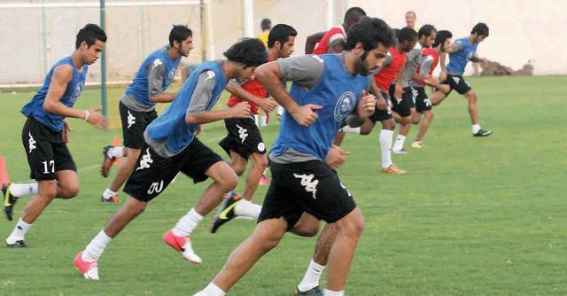 "من تدريبات الظفرة استعداداً للقاء الجزيرة \tمن المصدر"