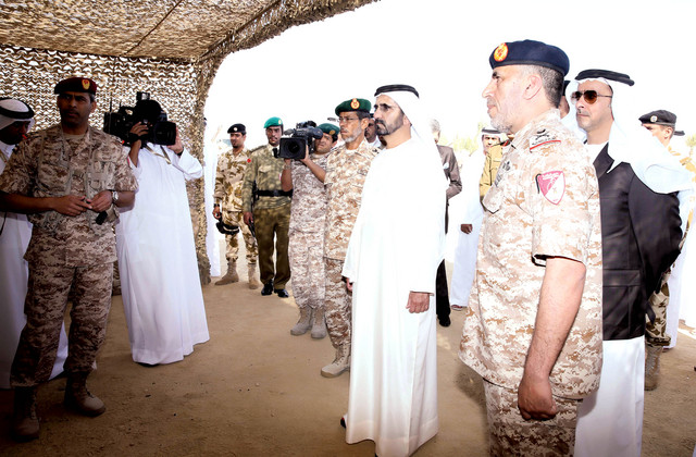 "نائب رئيس الدولة لدى تفقده قواتنا في البحرين بحضور سيف بن زايد وحمد الرميثي وسالم الغفلي"