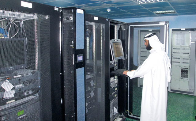 "تختصر الخوادم الافتراضية مساحة نظيراتها التقليدية بسعة أكبر وتوفير في استهلاك الطاقة"