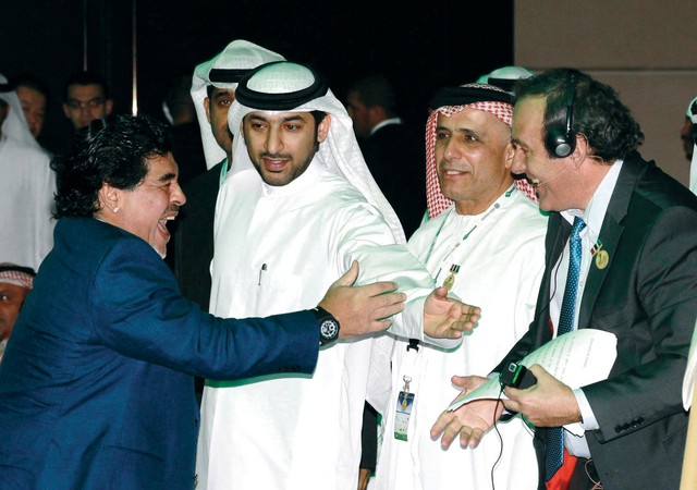 "حوار باسم بين بلاتيني ومارادونا في حضور الطاير وبن بيات"