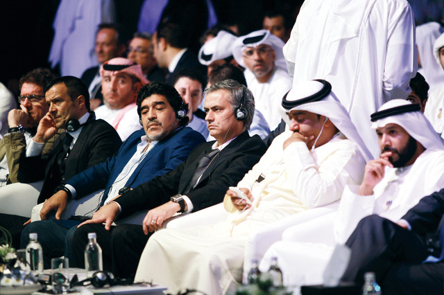 "مشاركة مثمرة للنجوم في مؤتمر دبي الدولي"