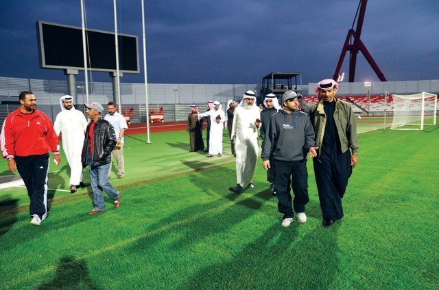 "جانب من زيارة لجان دورة كأس الخليج ال 21 إلى استاد البحرين الوطني\t \t من المصدر"