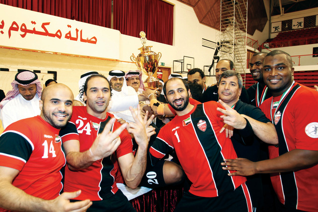 "فرحة الأهلي بلقب كأس الرجال لليد \tتصوير ــ موهان"